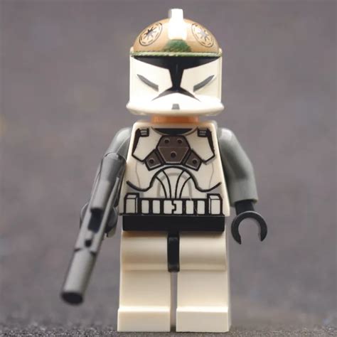 Lego Authentic Clone Trooper Gunner Star