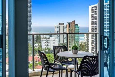 Ocean Views 2 Bedroom 2 Bathroom Artique Apartment Privately