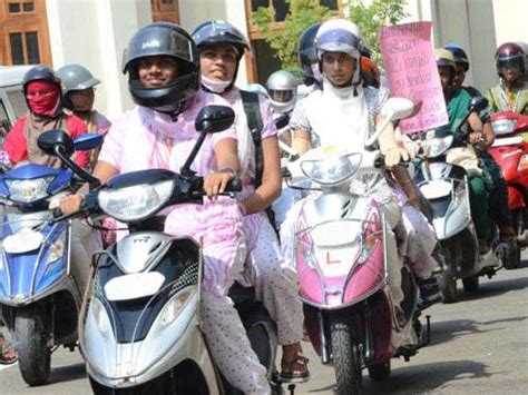 Mumbai To Fine Pillion Riders Without Helmet Drivespark News