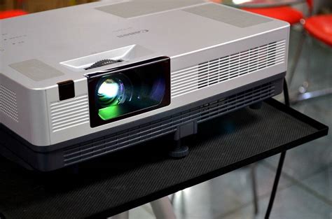 7 Best 4K Projectors Under 2000 Dollars | Buyer's Guide 2022