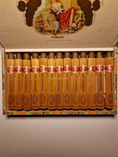 Romeo Y Julieta Coronitas En Cedro Dress Box Of Cigars In Cedar