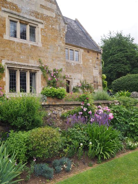 21 English Manor Garden Ideas To Consider Sharonsable