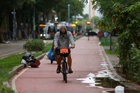 Ondas de até 4 metros e frio intenso marcam a semana no Rio de Janeiro