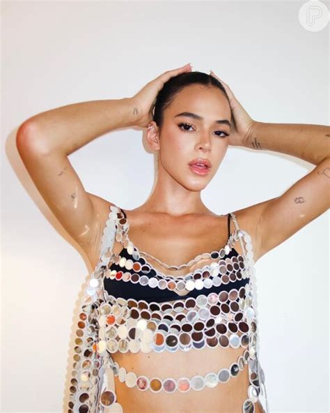 Bruna Marquezine Surge Juntinho De S Rgio Malheiros Em Foto De Nova