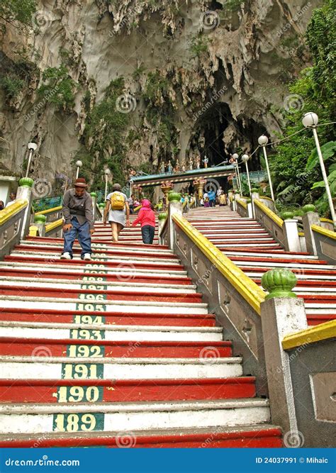 Stairs To Batu Caves Temple Editorial Photo - Image of religion, kartikeyan: 24037991