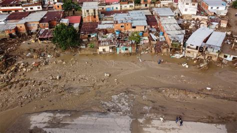 Chuva Deixa Dezenas De Mortos Na Venezuela