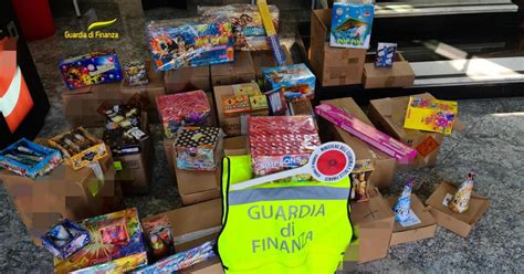 Scafati Sequestrati Chili Di Fuochi D Artificio Illegali