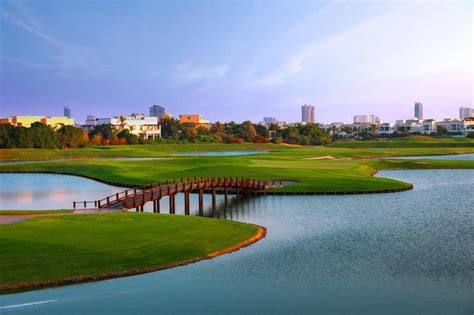 The Montgomerie Golf Club, plan a golf getaway in Dubai