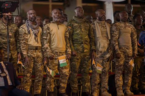 Les Photos De L Accueil Des Soldats Ivoiriens Pr C Demment D Tenus