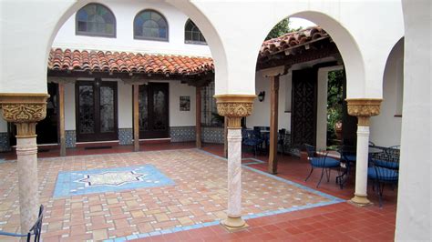 Spanish style | Spanish style homes, Spanish style, Spanish style courtyard