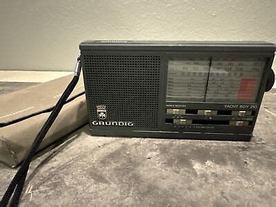 Vintage GRUNDIG Yacht Boy 210 World Receiver Radio GRAY FTZ11 501