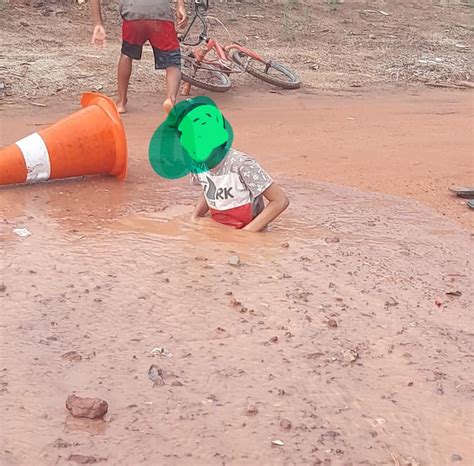 Guarant Moradores Do Bairro Aeroporto Reclamam De Buraco Feito Pela