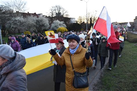 Marsz Papieski W Gorzowie Zgromadzi Kilka Tysi Cy Ludzi Gazeta Lubuska