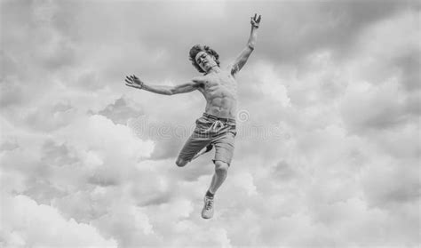 Free Public Domain CC0 Image: Man Falling From Sky Picture. Image: 96114067