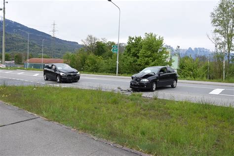 Sevelen Sg Zwei Verletzte Autofahrerinnen Nach Frontalkollision