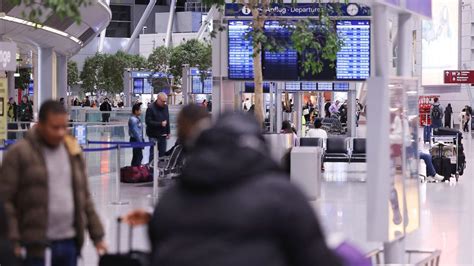 Nrw Airports Nach Warnstreik Wieder Normaler Lufthansa Flugbetrieb