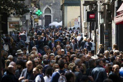 Pienone Di Turisti Per L Immacolata Napoli Incassa 55 Milioni