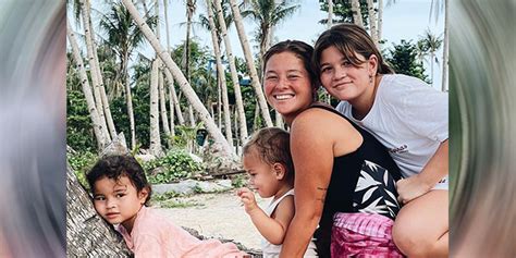 andi eigenmann spends quality time    monkeys