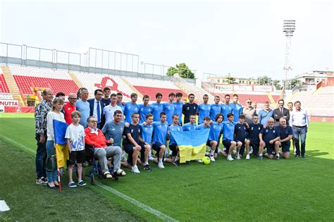 L R Vicenza On Twitter La Squadra Under 16 Della DynamoKyiv