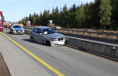 Aktuell Vollsperrung Auf Der A Drei Verletzte Nach Unfall Auf