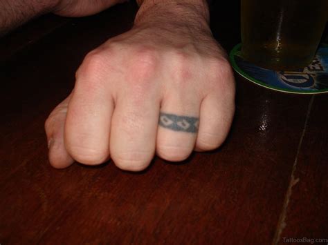 55 Cool Finger Tattoos Tattoo Designs