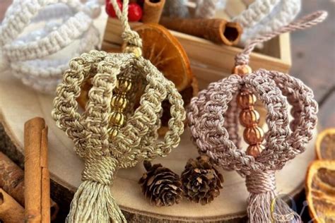 18 Gorgeous DIY Macrame Christmas Decorations By Soulful Notions