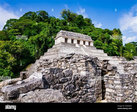 Ruinas Del Templo Piramide Arqueologico Banque De Photographies Et D