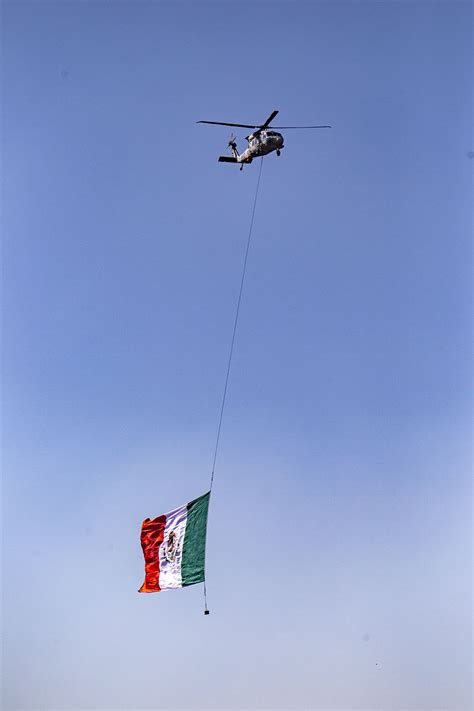 A Os Del Heroico Colegio Militar Fotoperiodizta