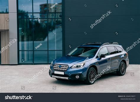 Modern Subcompact Crossover Suv Beautiful Wheels Stock Photo 2264574977 ...