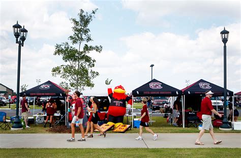 PHOTO GALLERY South Carolina Fans Tailgate Before Missouri Game