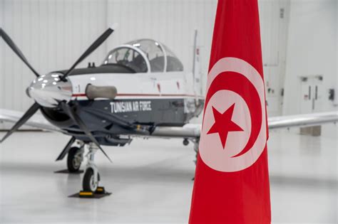 Tunisian Air Force takes delivery of Beechcraft T-6C Texan II ...