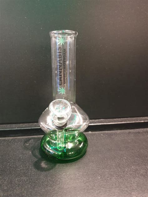 BONG IN VETRO VERDE Cannabis Store Moncalieri