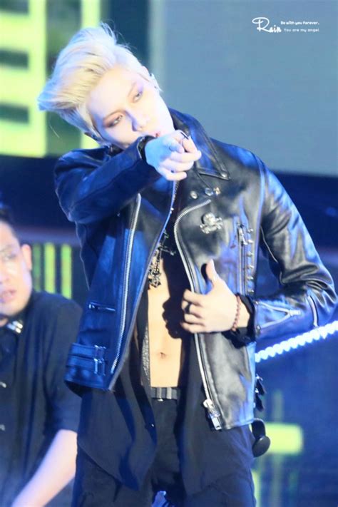 150321 태민 テミン Taemin Showing His Abs With Golden Hair Smtown In