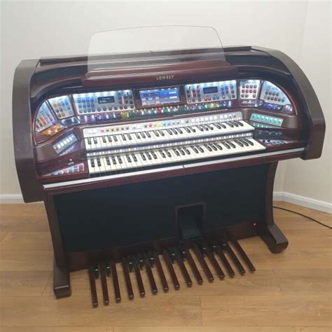 Used Lowrey Liberty Organ Stock ID 9200 EPianos