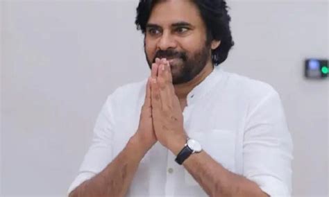 పవన్ ను విమర్శించే వాళ్లకు ఫ్యాన్స్ జవాబిదే అలాంటి హిట్ పడితే ఎవరూ ఆపలేరంటూ