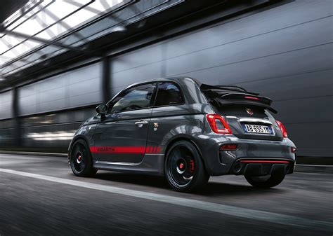 Abarth Apresenta A 695 XSR Yamaha Limited Edition