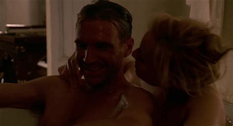 Голая Кристин Скотт Томас в The English Patient