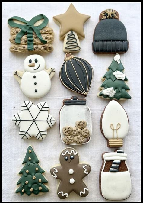 Pin On Cookies Christmas Christmas Cookies Royal Iced Cookies