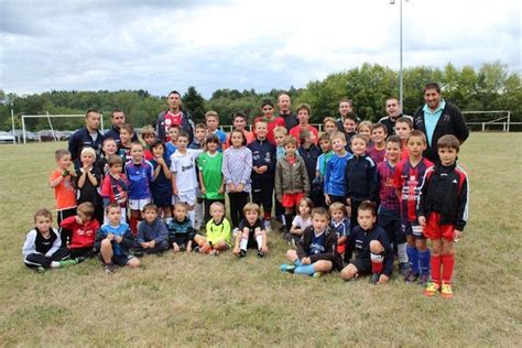 L Cole De Foot Retrouve Les Terrains Saint Ours