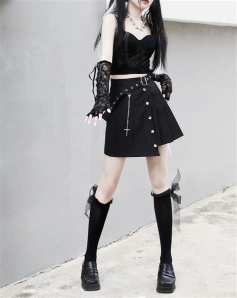 Punk Irregular Chain Decorative Pleated Skirt