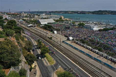 Encontro do Caminho Neocatecumental no Passeio Marítimo de Algés