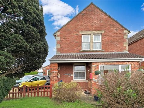 3 Bed Detached House For Sale In Semington Road Melksham Sn12 £