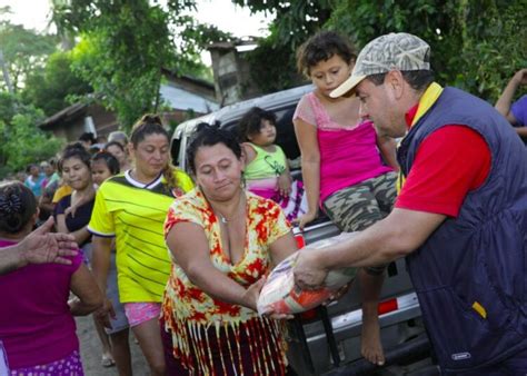 Ministro De Trabajo Entrega V Veres A Familias Damnificadas De Puerto