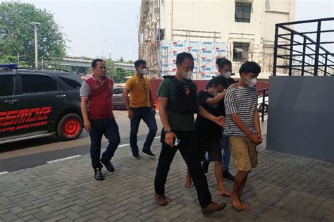 Pemalak Sopir Travel Di Cengkareng Diringkus Polisi