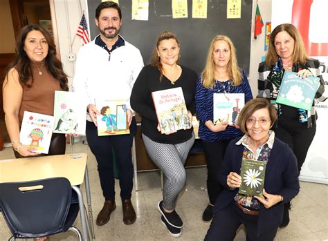 YONKERS, NY: Oferta de livros em português à Escola "João de Deus" do