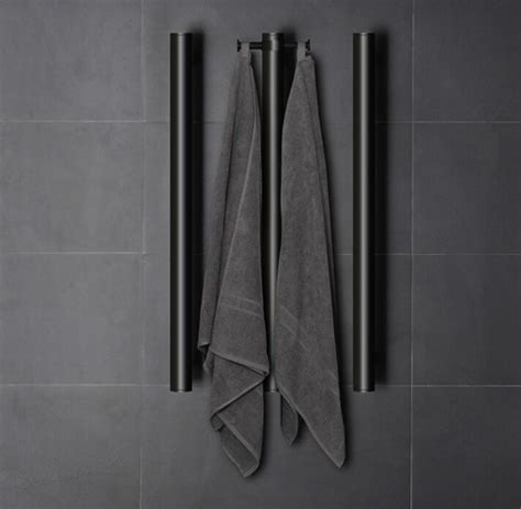 VERTICAL HEATED TOWEL RAIL - MATTE BLACK ROUND – Bathroom Clearance