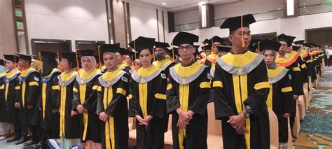 Alumni Ptn Universitas Terbuka Makassar Mengikuti Wisuda Terbanyak