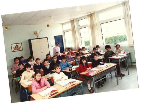 Photo De Classe CM1 Avec Melle CONGE De 1983 Ecole Francois Lassagne