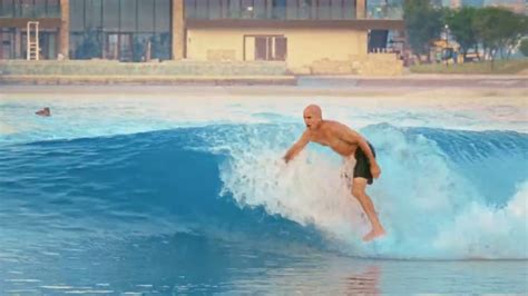 KELLY SLATER SURF ABU DHABI Flashsurfing Magazine