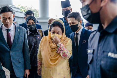 Rosmah Arrives At High Court For Verdict On Corruption Trial Video